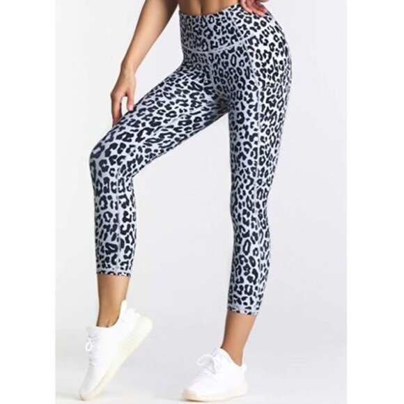 FITTIN Yoga pants Leggings with Pocket size Large gym workout Gray Leopard Print - Picture 1 of 5
